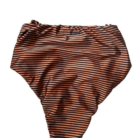 Volcom Roam Free Highwaist Bikini Bottom Floral/Stripes NWT Size XS - Picture 9 of 12